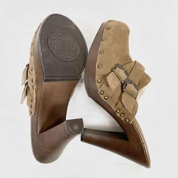 Dana Buchman y2k Tan Suede Buckle & Stud Accent Clog Mules - Picture 6 of 6